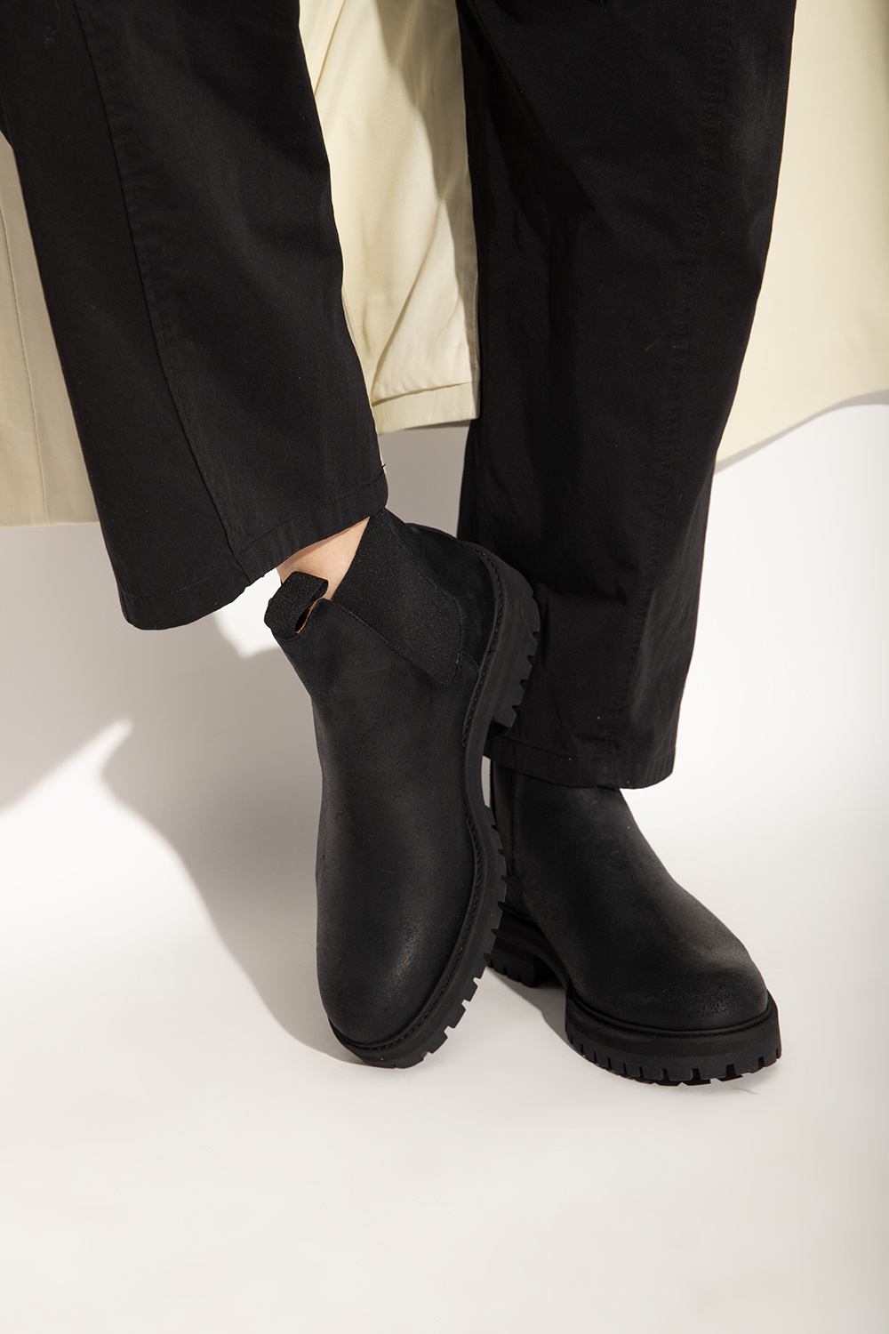 Common projects clearance leather chelsea boot